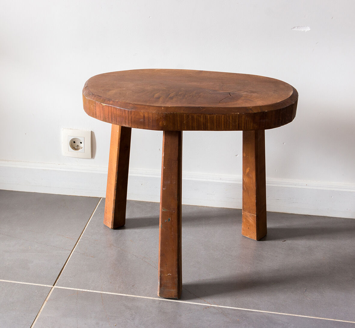 Tabouret tripode bois