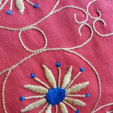 Coussin brodé à la main vintage