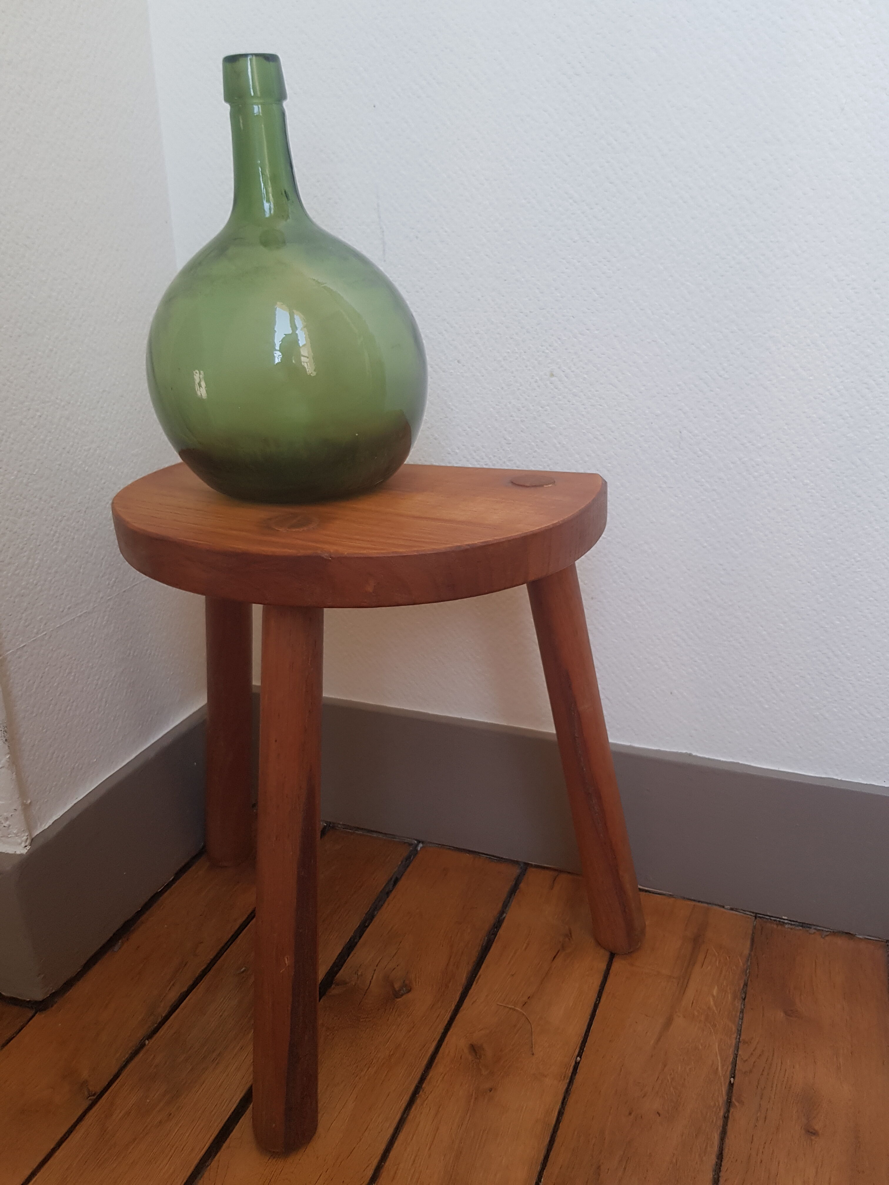 Tripod tabouret