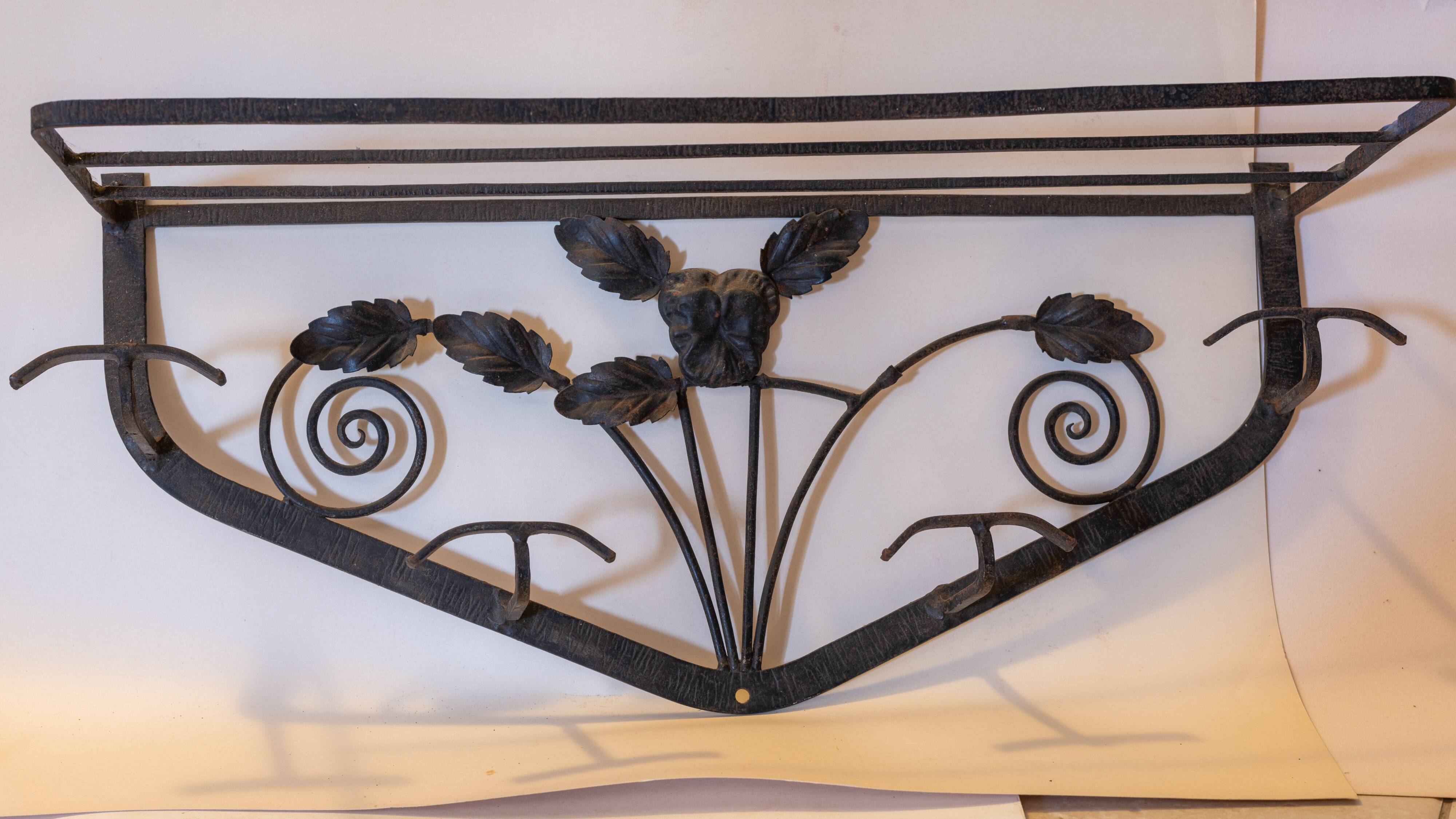 1950s wrought-iron wall cloakroom with 4 hooks and hat racks