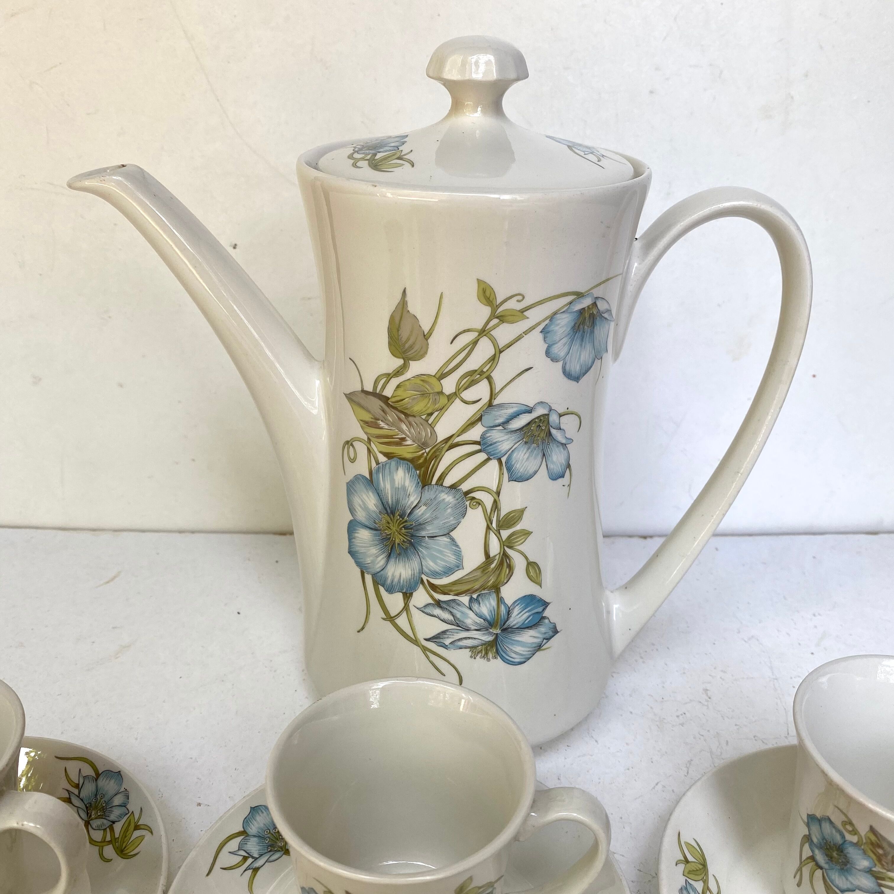 Porcelain tea or coffee service
