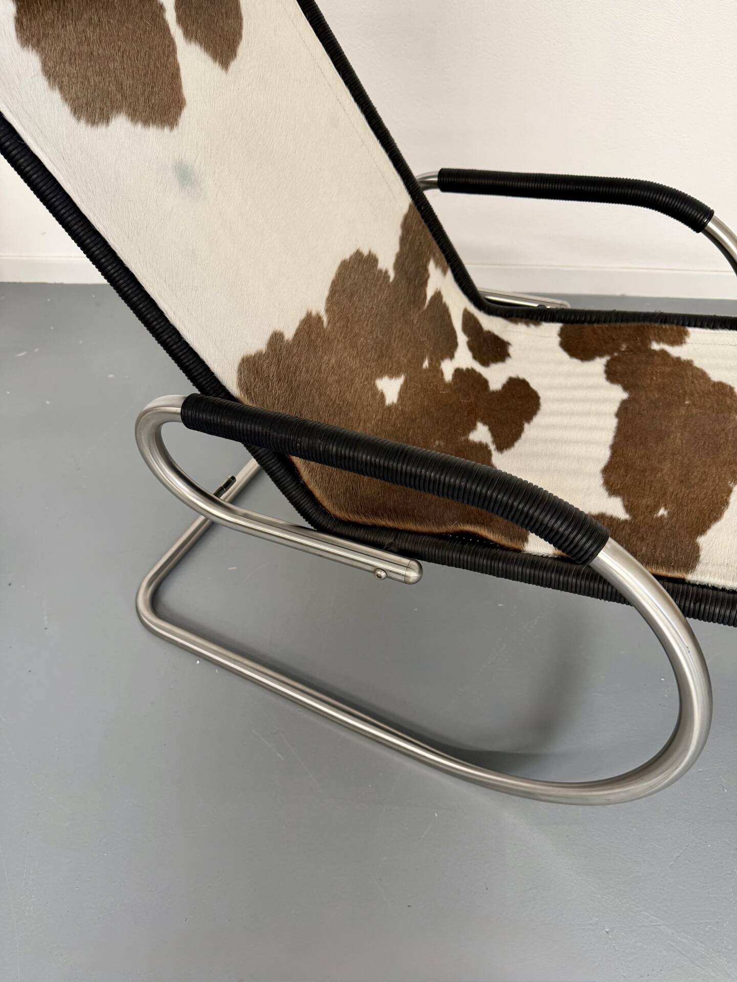 Fauteuil Lounge design Tecta par Mies Van Der Rohe réglable vintage