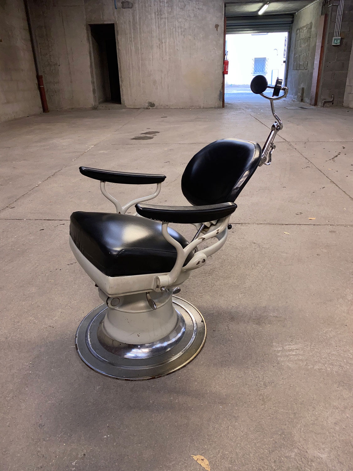 Vintage 1950s dentist's chair