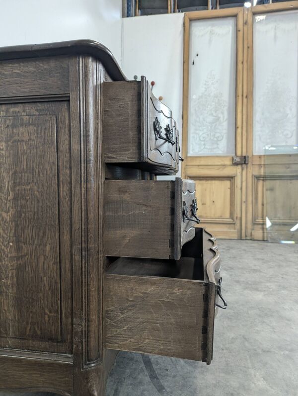 Commode arbalète de style Louis XV néo rustique en chêne