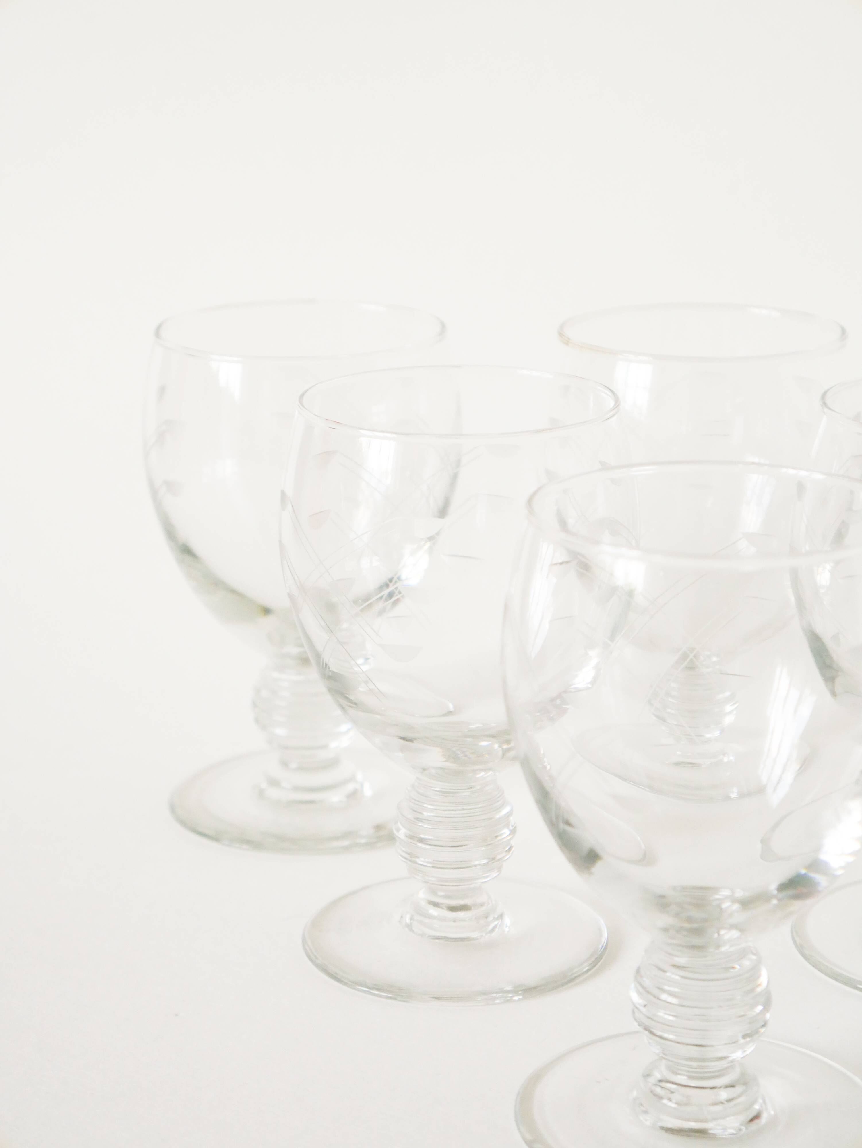 Set of 6 large wine glasses with intricately carved stems, in engraved crystal, Art Nouveau