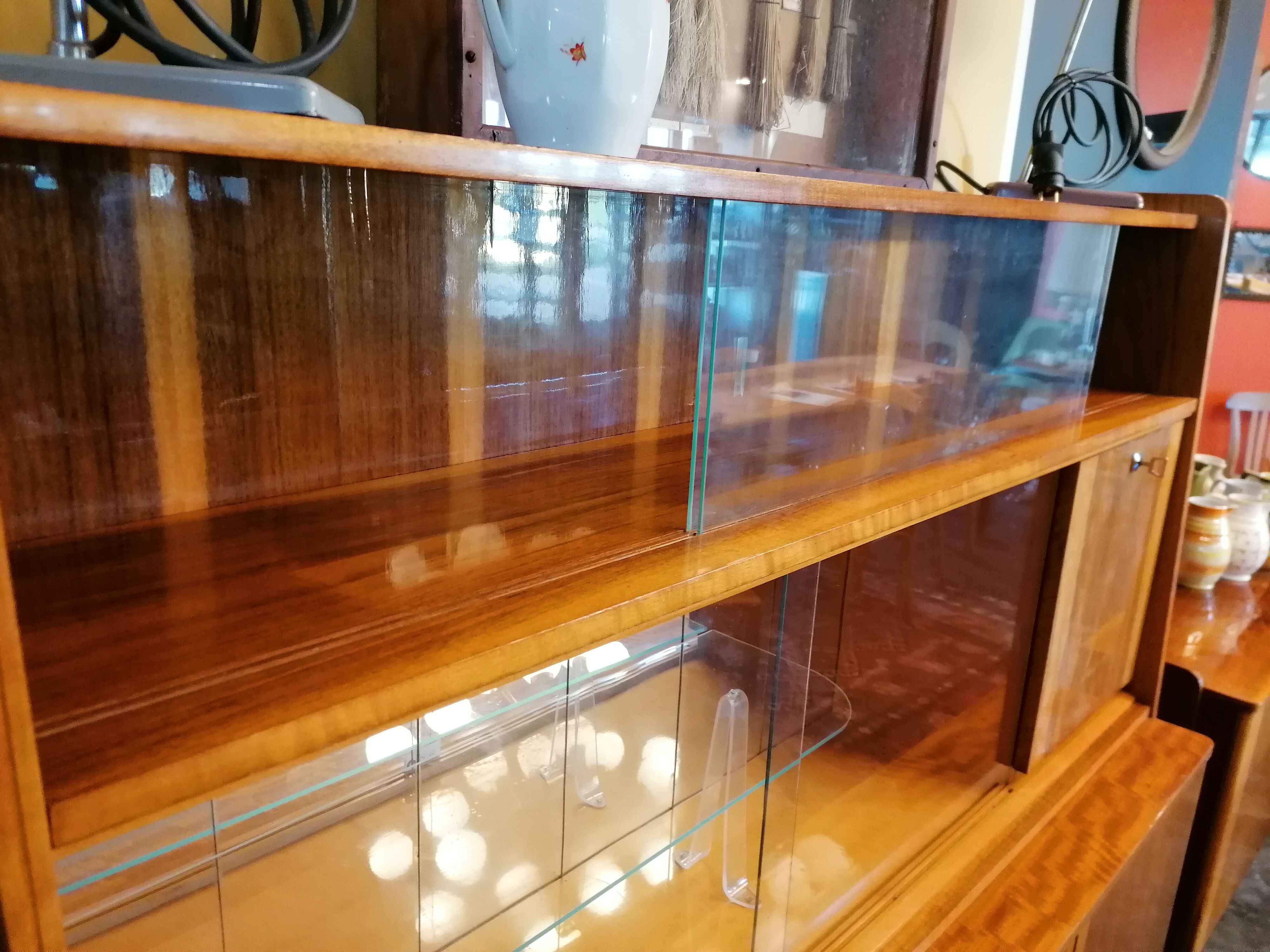 Buffet scandinave vintage en bois, bahut vitrine tchèque, meuble bar années 60