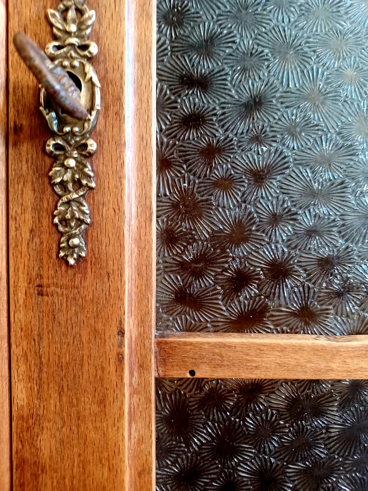 Armoire parisienne vitrée art-déco
