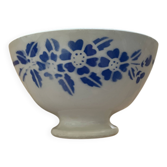 Ball on pedestal 251013