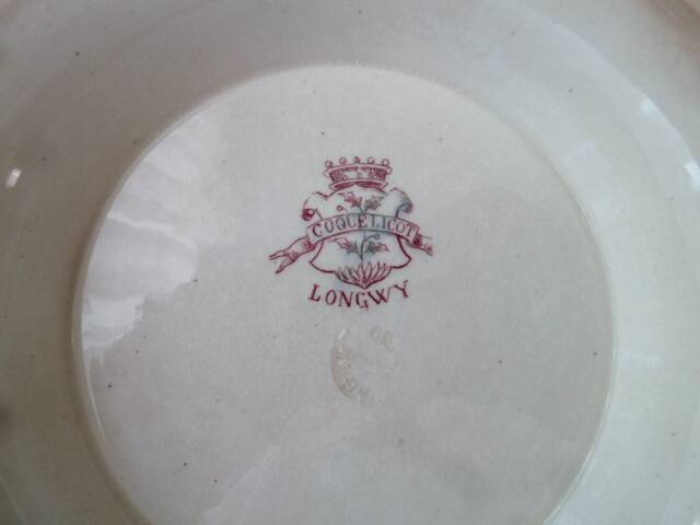 Compote dish, footed bowl Longwy pottery Poppy model