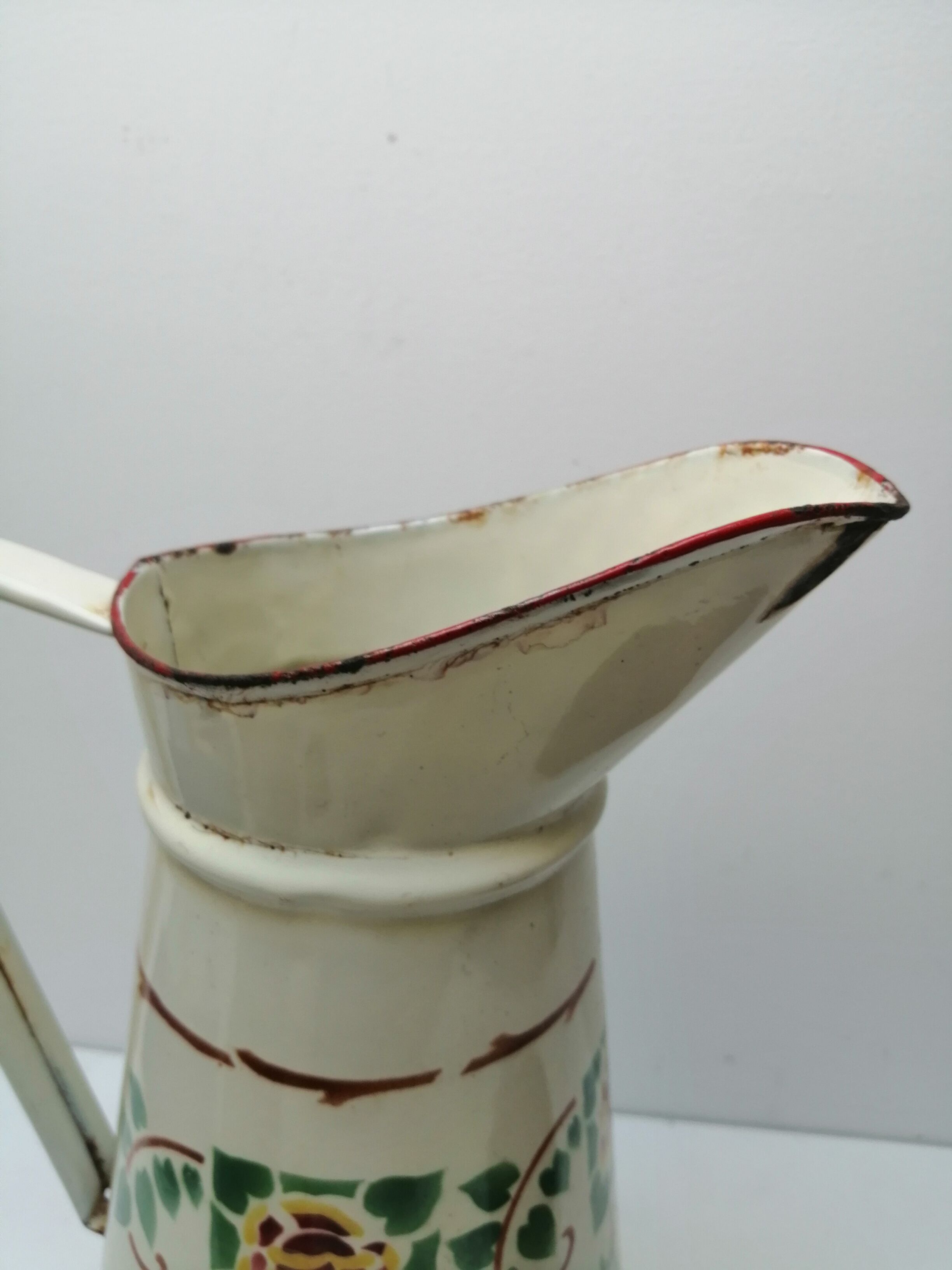 Broc enameled beige décor "flowers"