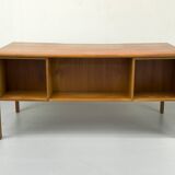 Bureau danois en teck avec porte et tiroirs par Bornholm, années 1970