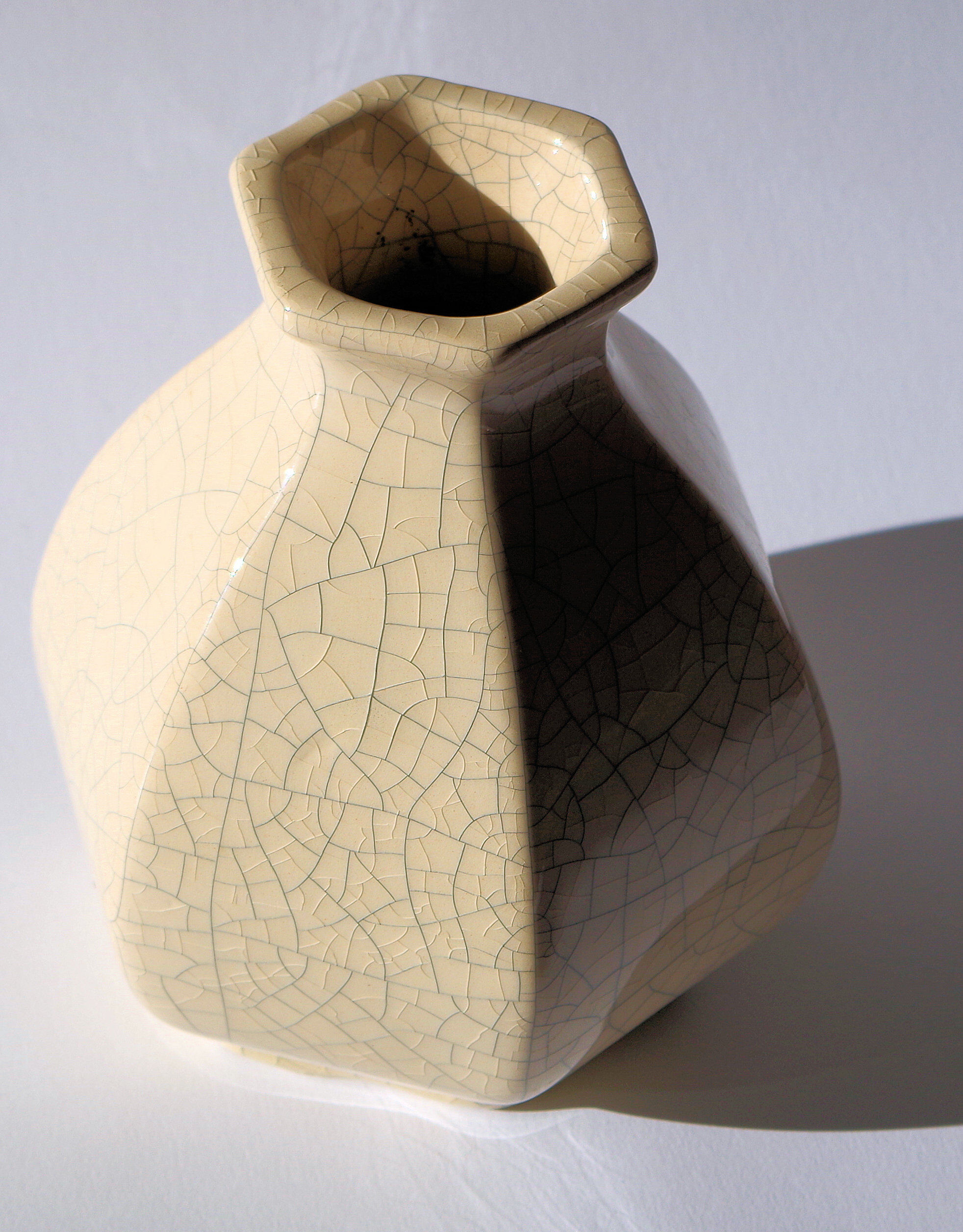 Cracked Art Deco ceramic vase