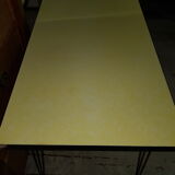 Table bistrot vintage