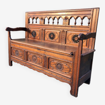 Breton chest bench carved from the early 20th century in solid oak.