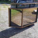 Store checkout counter