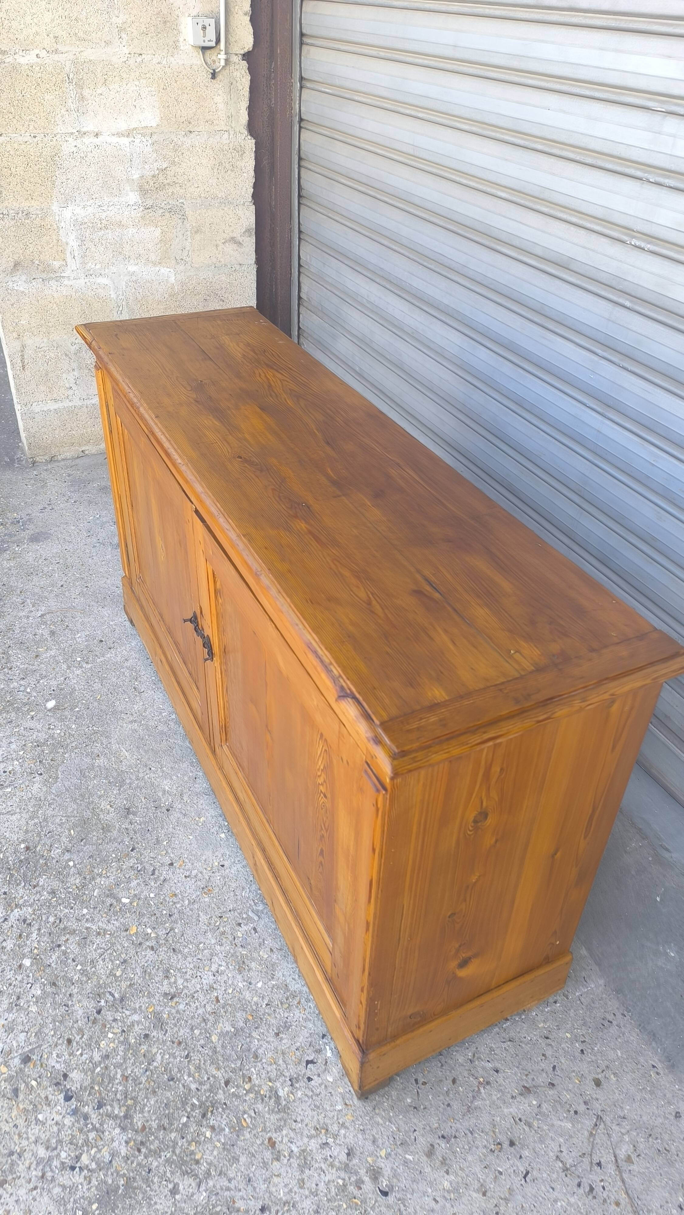 Meuble de métier - buffet en pin suédois 1940
