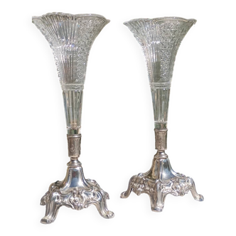 Pair of tulip vases engraved soliflore in silver metal and glass, 32 cm high