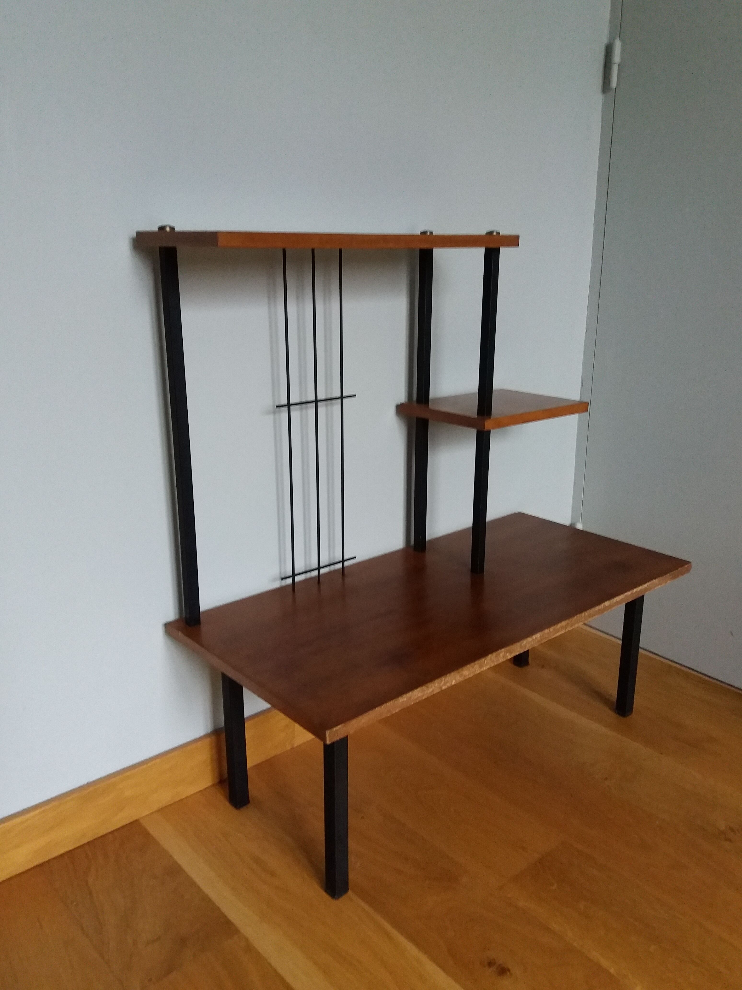 Shelf carries plants on feet modernist style