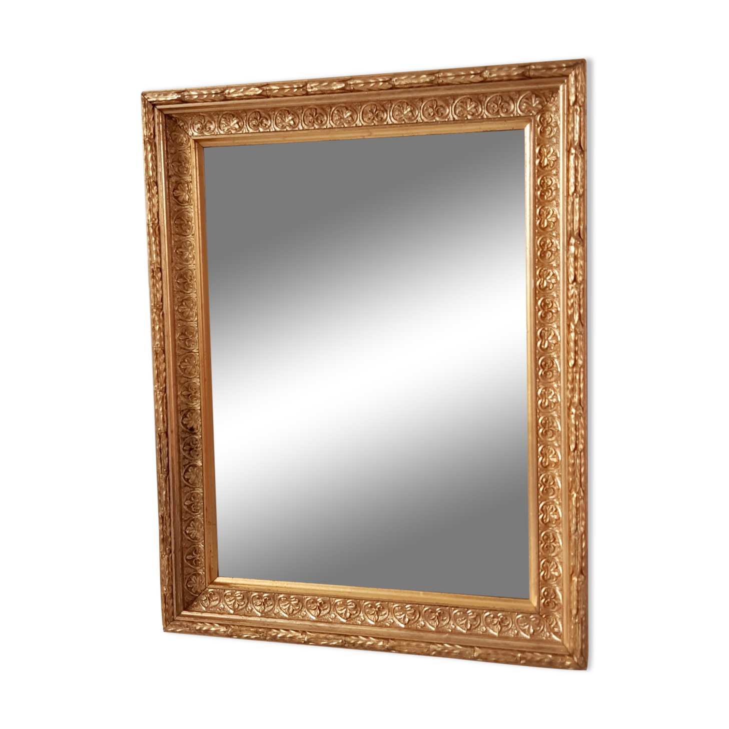 Gilded mirror in wood and antique stucco 24x30cm