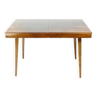 Table à manger extensible en noyer par Tatra, Tchécoslovaquie, années 1960