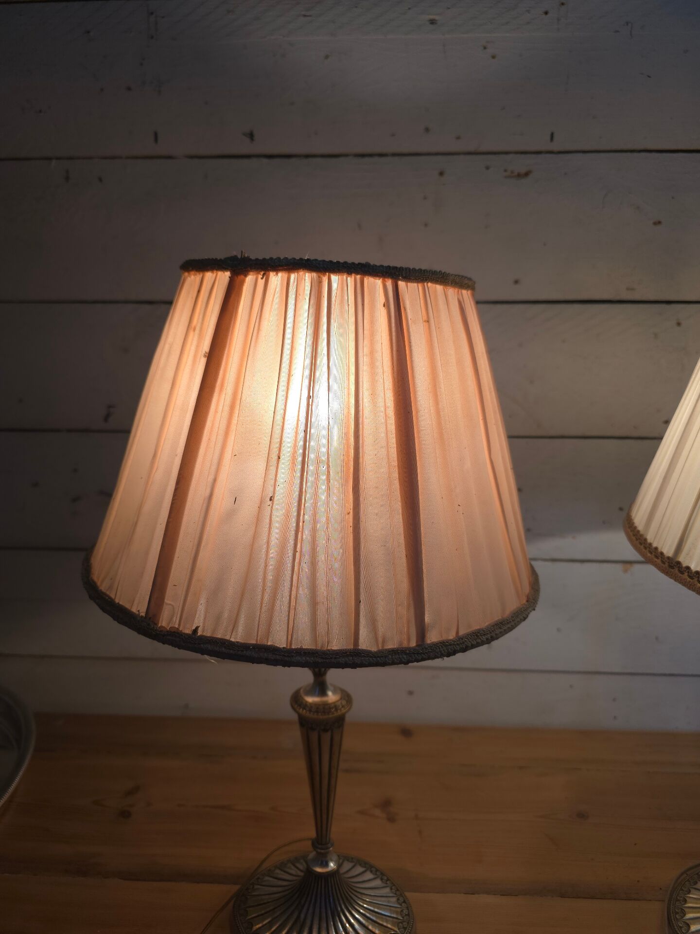 Paire de lampes style art deco en métal argenté