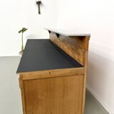 Large trading counter from the 80s