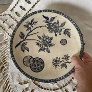 Ironstone cake dish "Marguerite" Large deposit