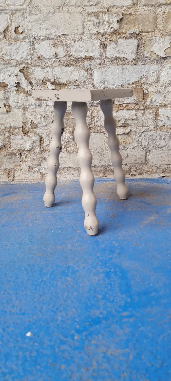 Tripod stool