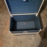 Trunk, old chest in wood and fabric