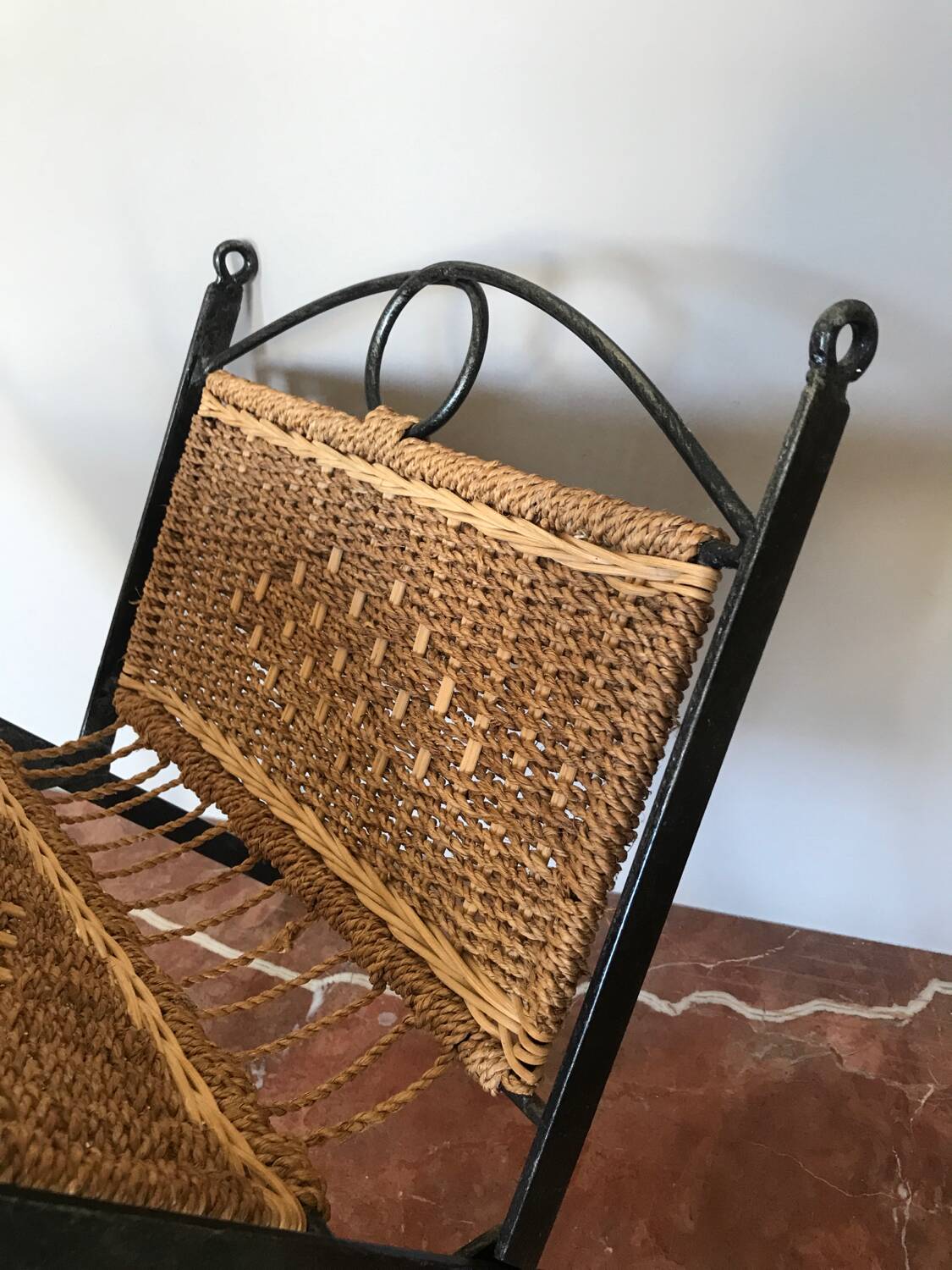 Pretty magazine rack in iron and braided rope