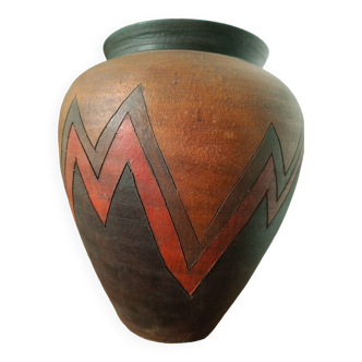 Vase with geometric pottery patterns