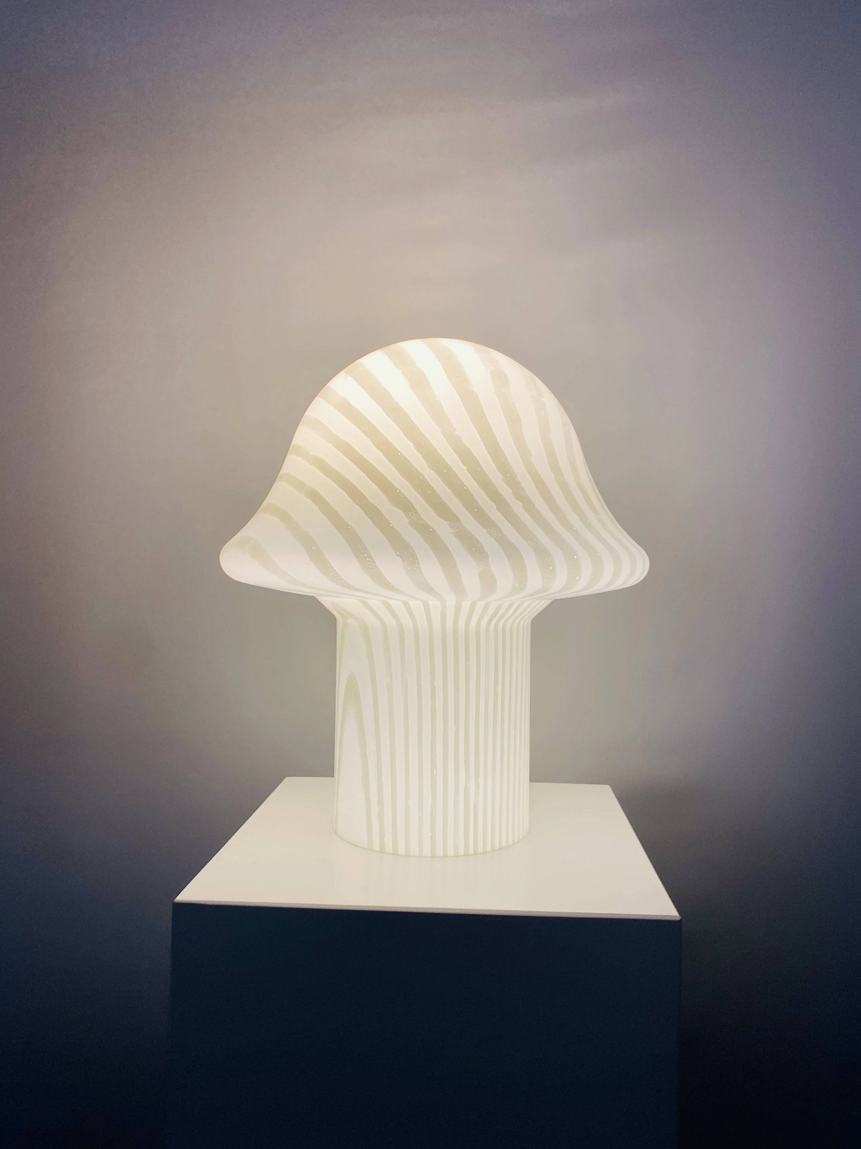 Large mushroom-shaped table lamp in white crystal glass with striped zebra pattern Peill and Putzler XL 1970