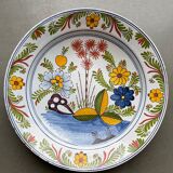 Plat en faience de delft polychrome fleurs