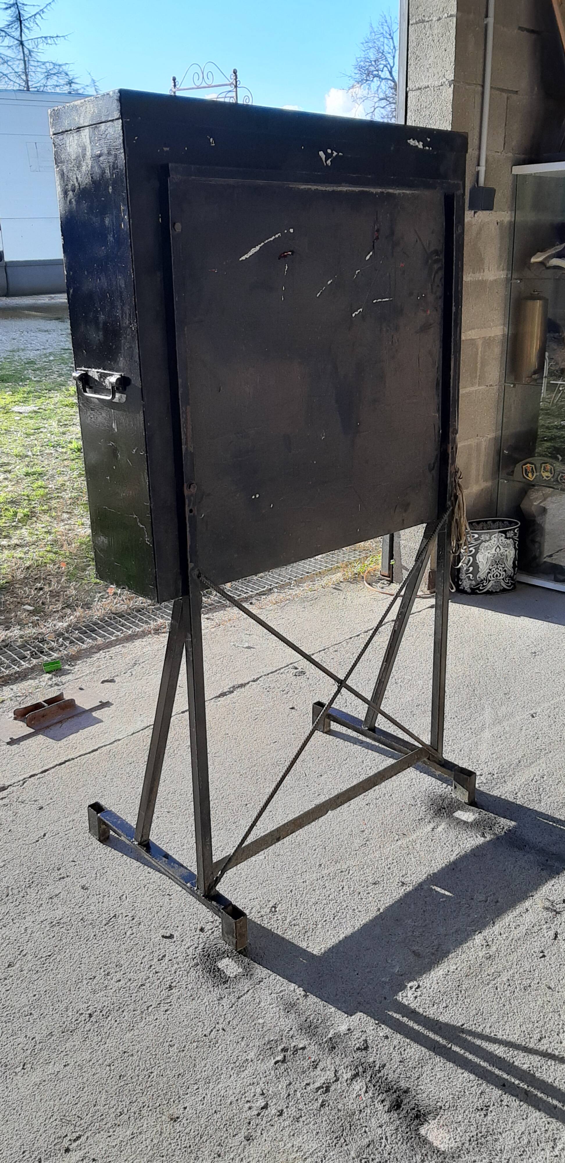 Distributor with tirettes de forain