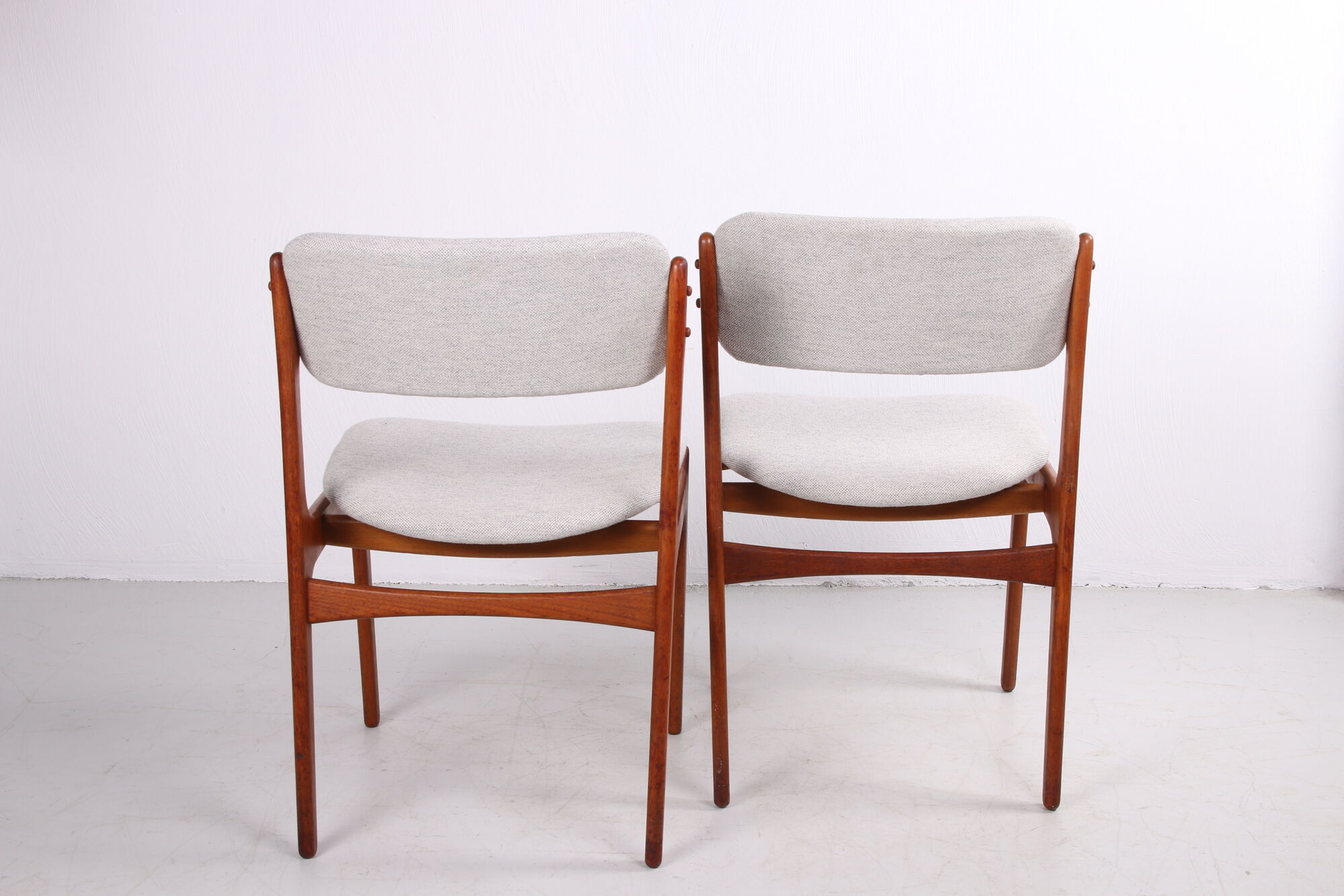 Teak dining room chairs by Erik Buch for Odense Maskinsnedkeri / O.D. Møbler model 49, 1960s