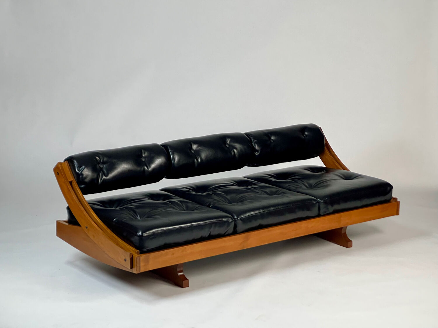Vintage leather sofa daybed GS 195 by Gianni Songia for Sormani
