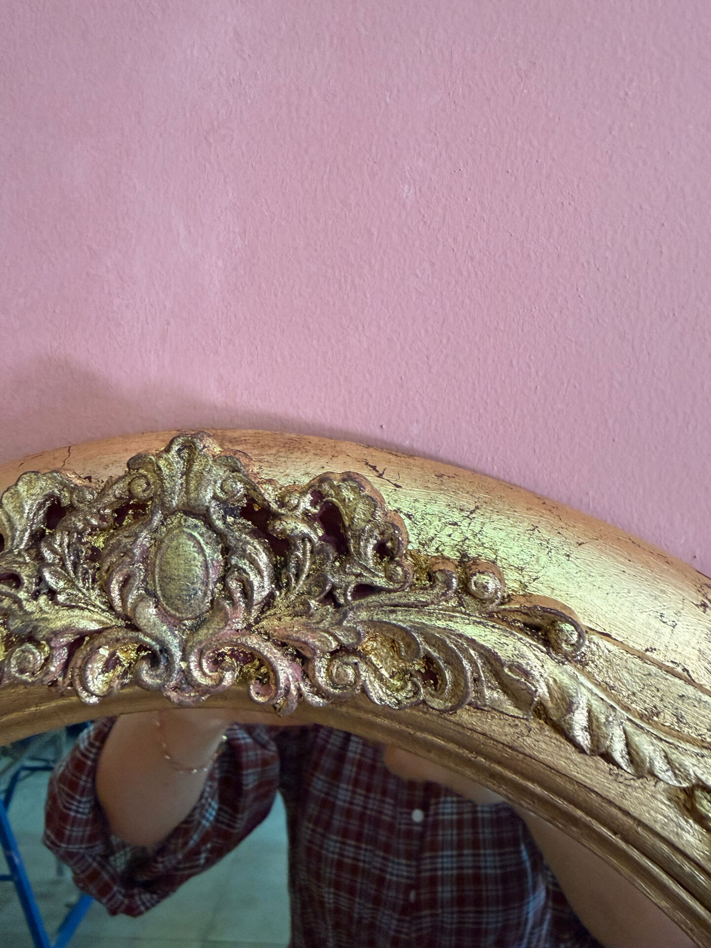 Gold oval mirror refurbished with a pediment — Louis XVI / Napoléon III style
