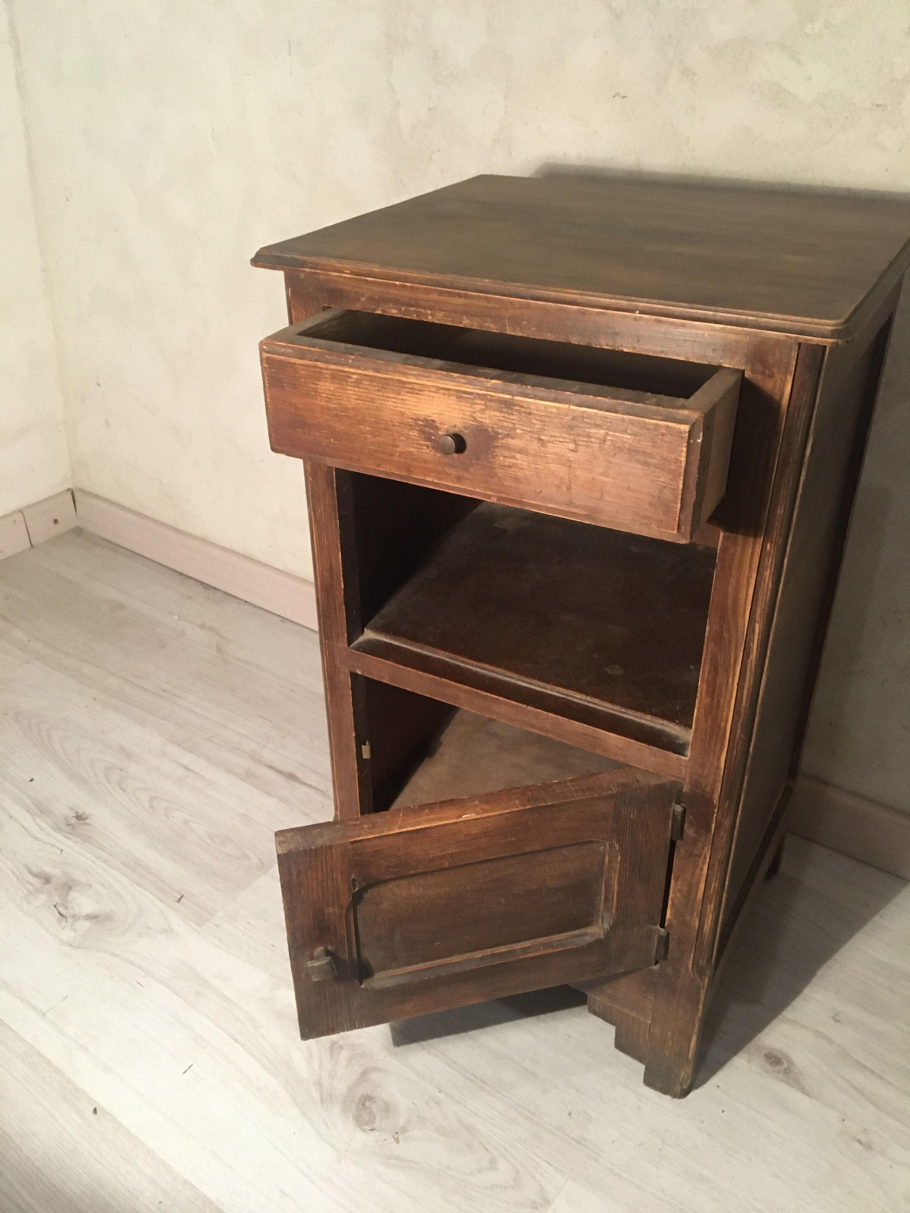 A bedside table sapin 1960/1970