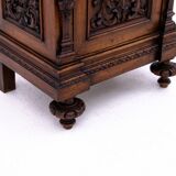 Commode sculptée, France, vers 1880.