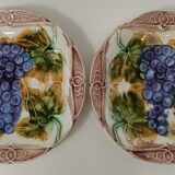 Lot de 2 assiettes en barbotine à motif raisin