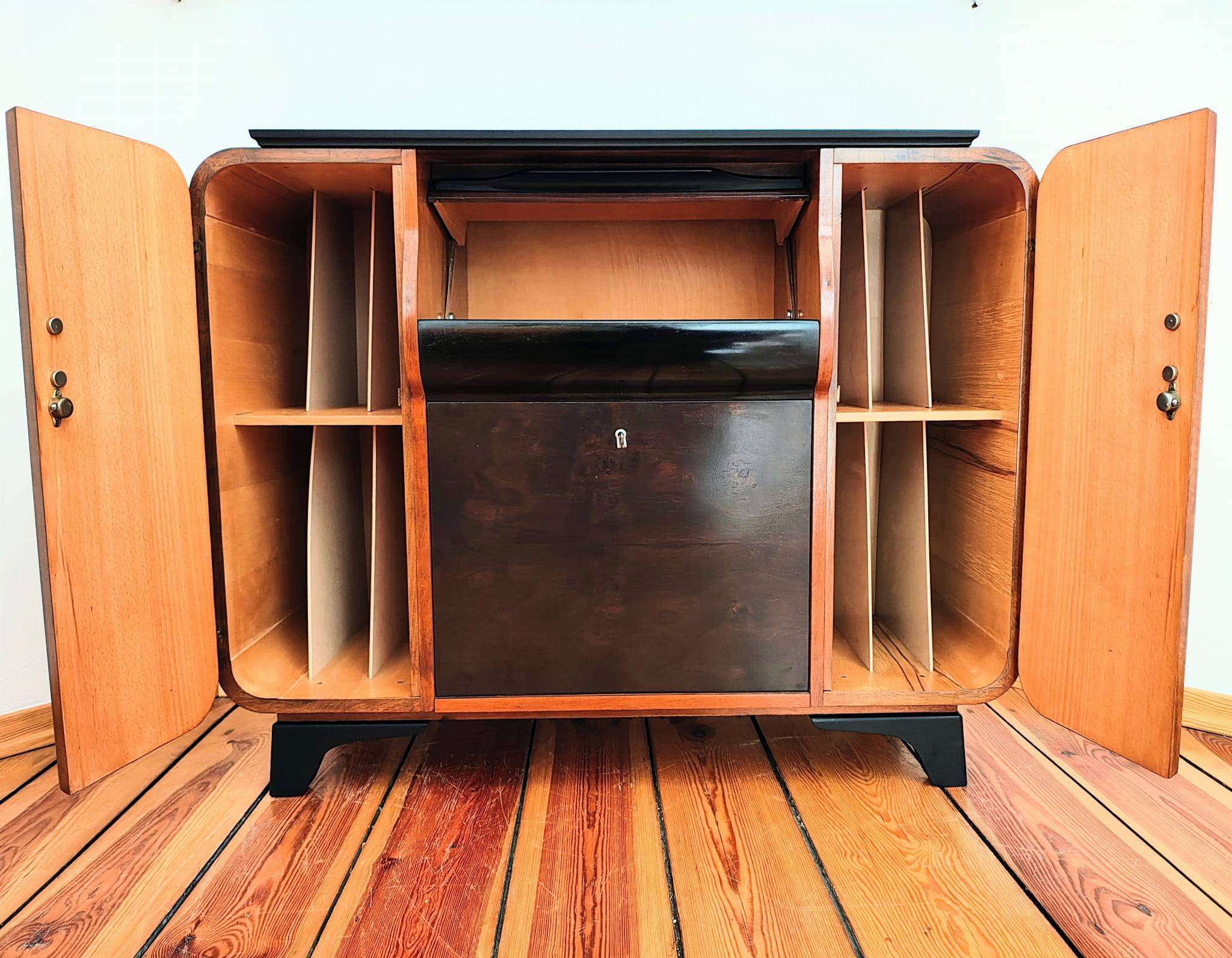 Meuble par J. Halabala pour Up Závody, 1930