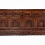 Coffre baroque en bois de 1781.