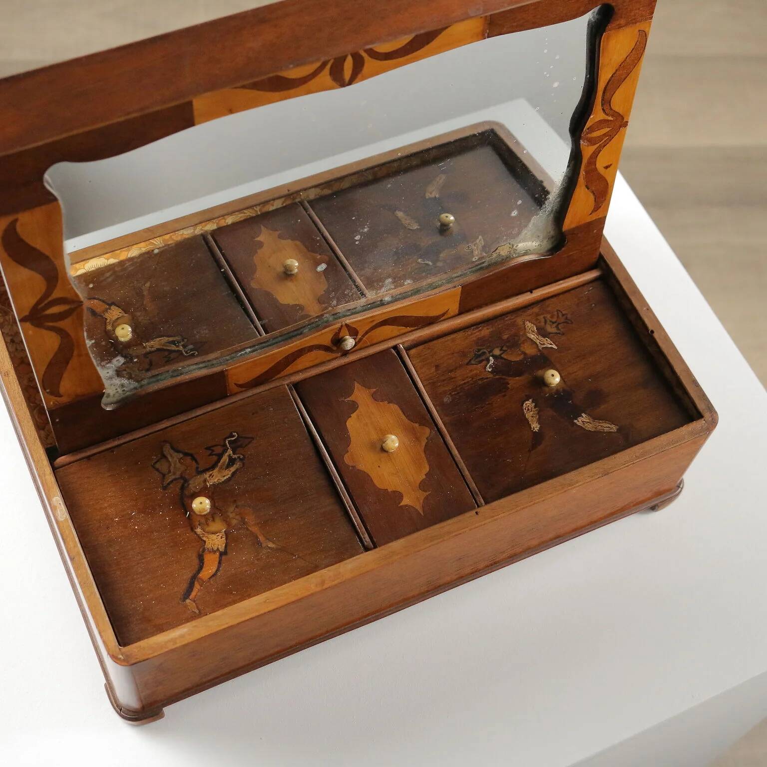 Antique travel box in walnut with mirror, Italy, 19th century