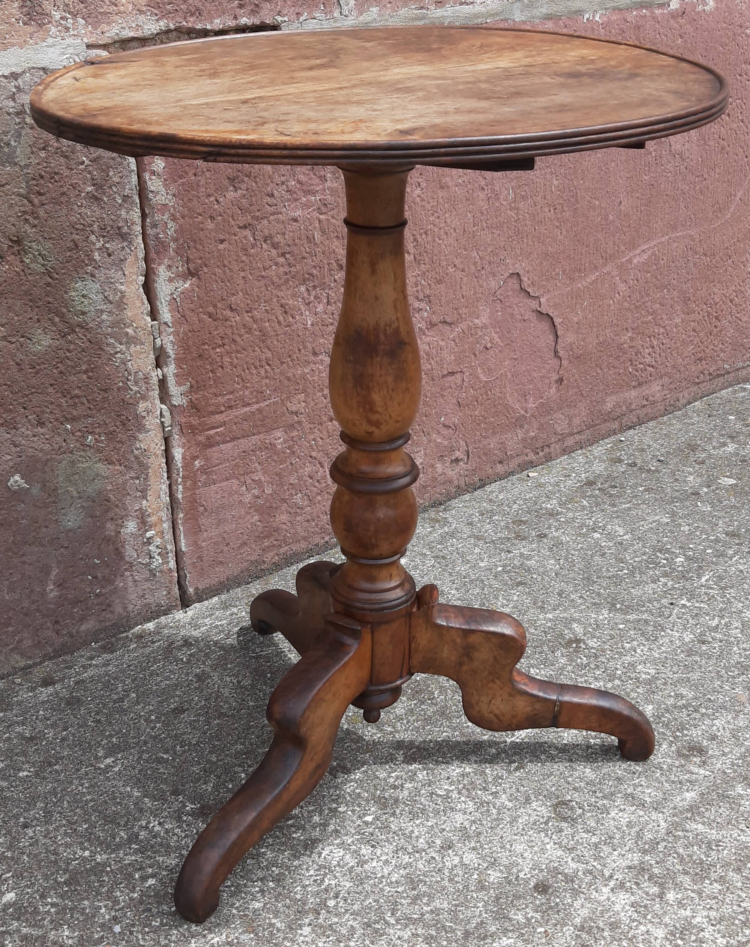 Tripod gueridon or Louis Philippe side table, cabaret top.