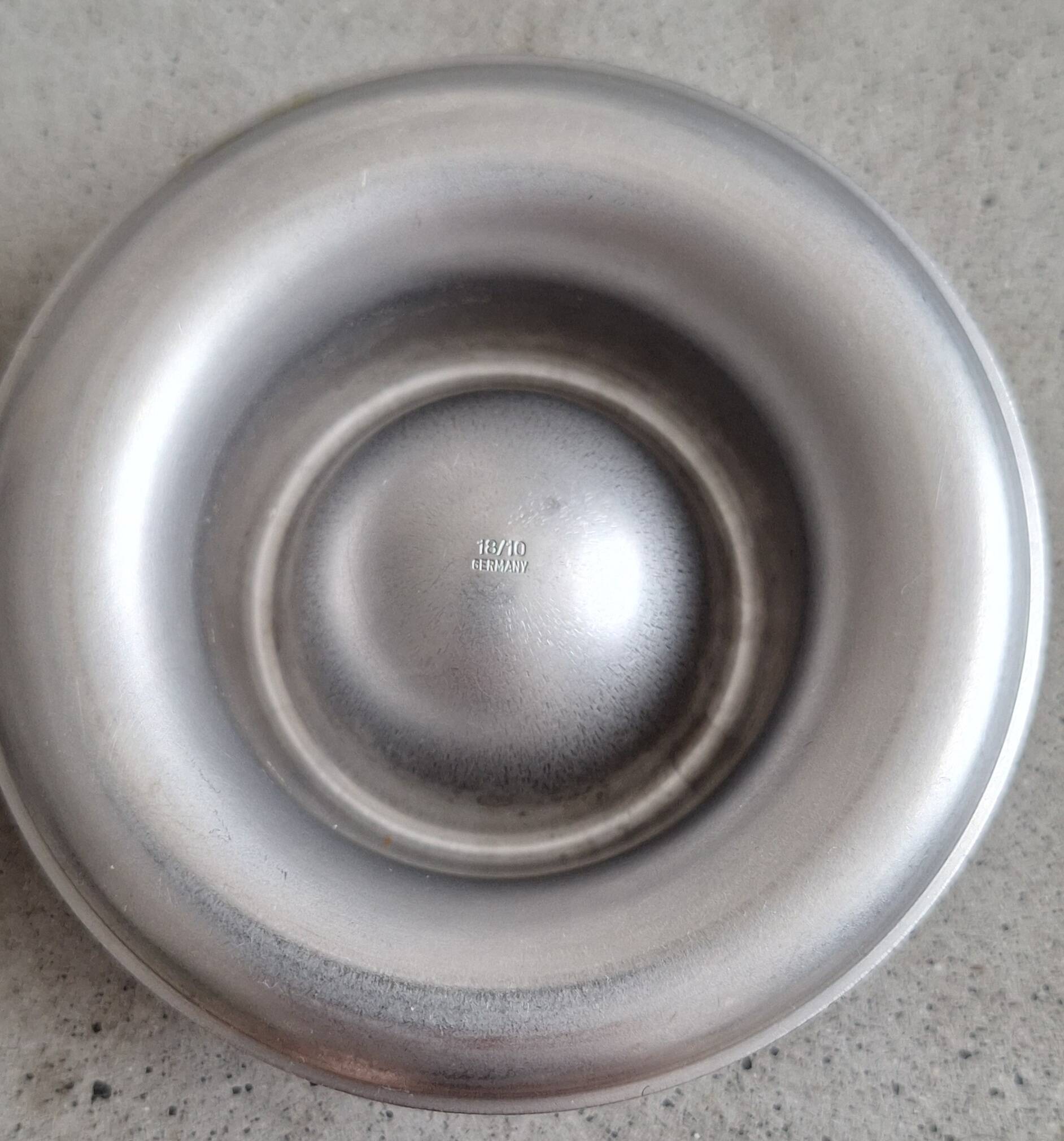 Set of 2 stainless steel egg cups