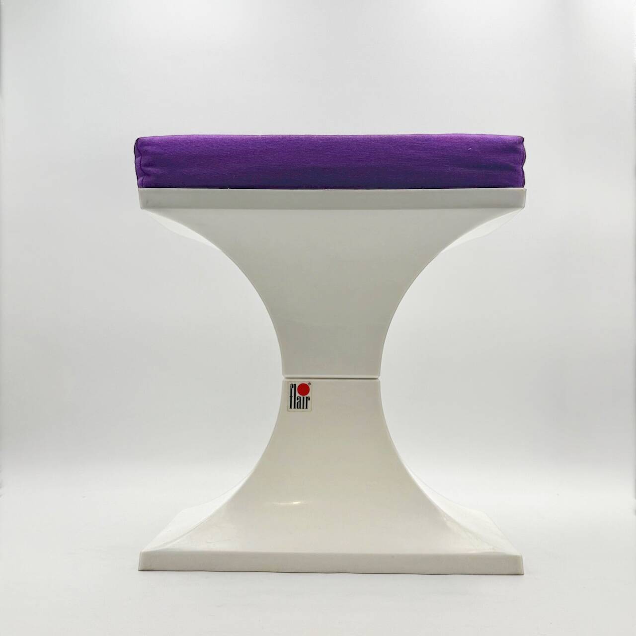 Space Age Stool by Flair – 1970s Dutch Design in White and Purple