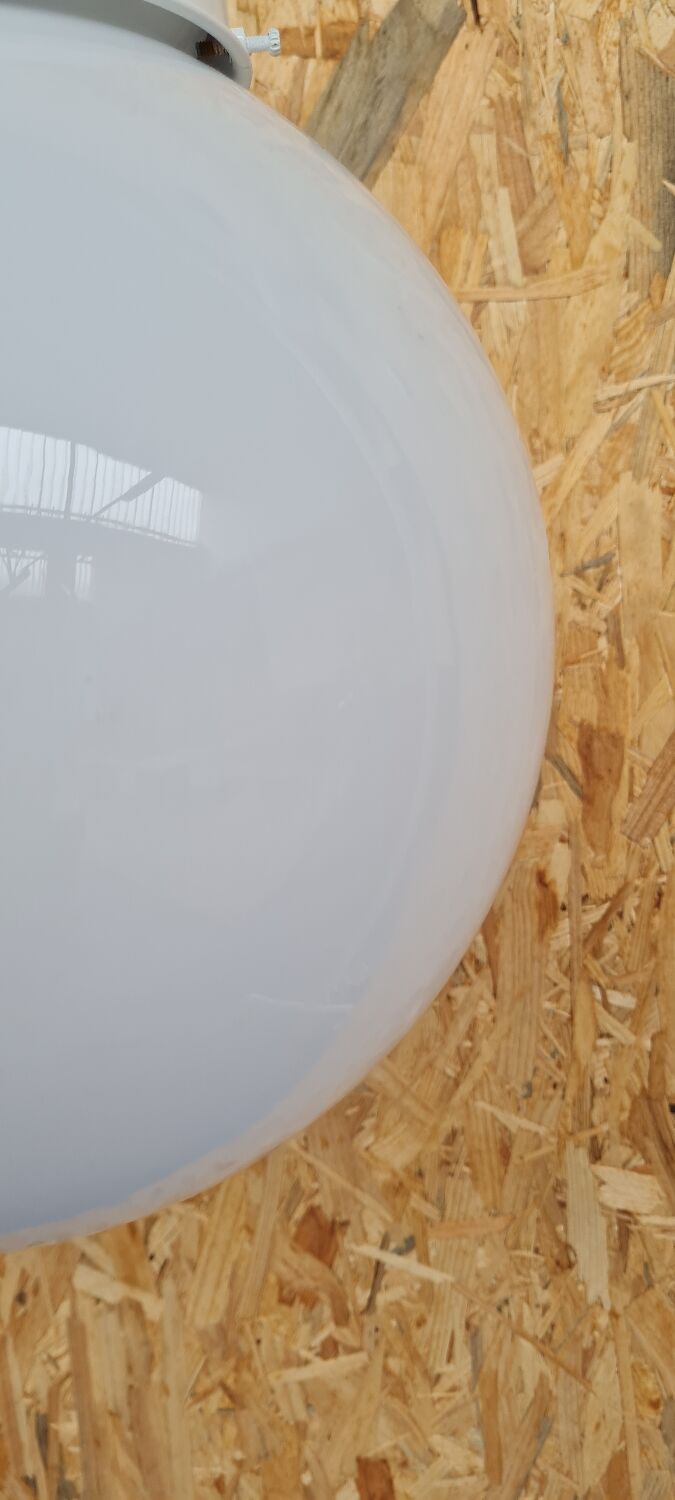 White opaline suspension