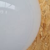 White opaline suspension