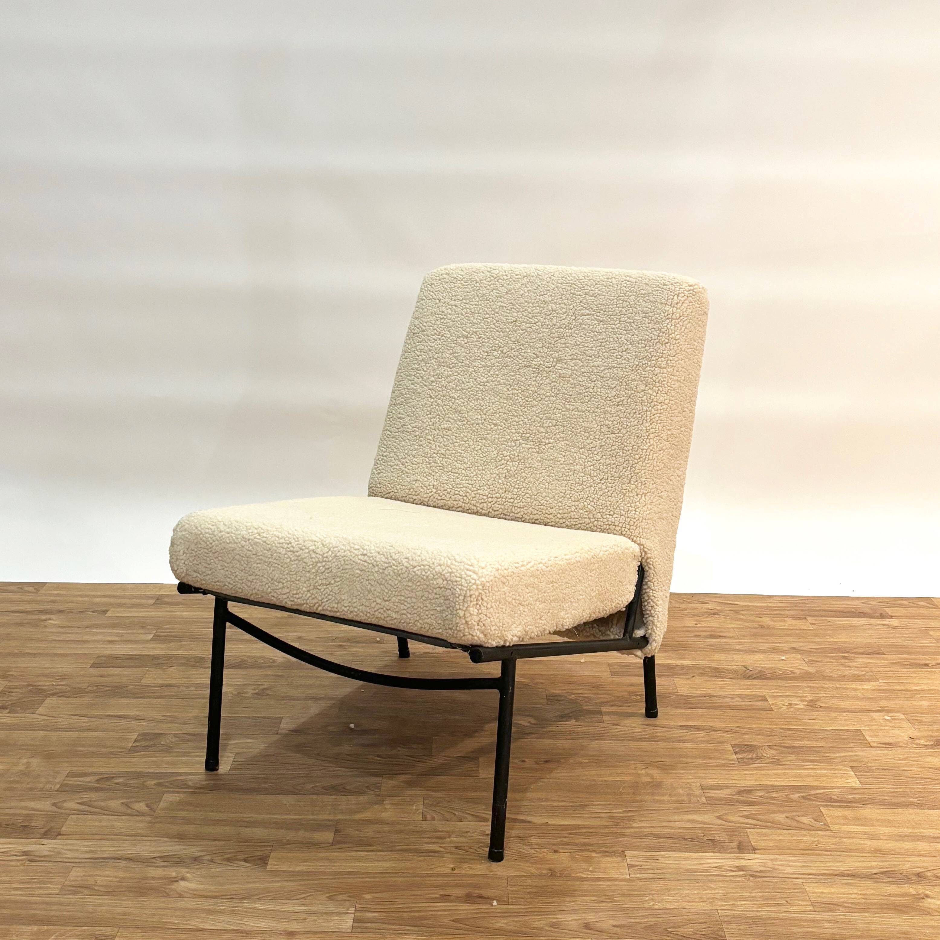 G10 armchair by Pierre Guariche