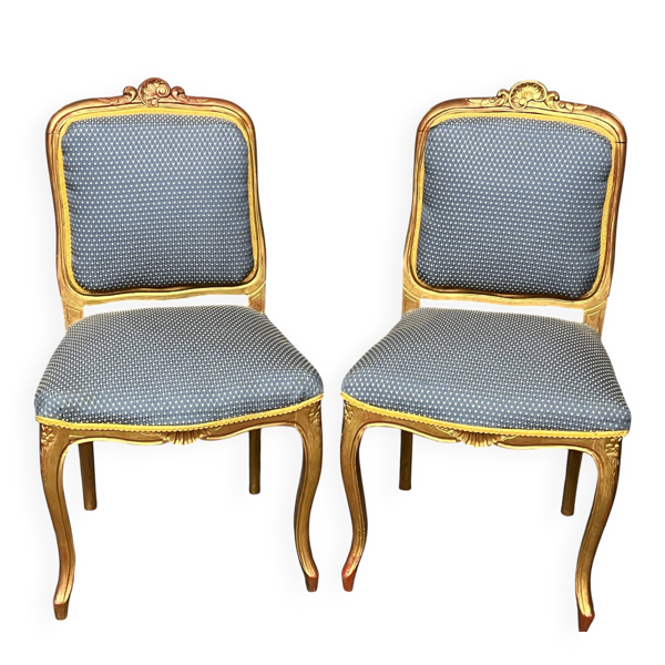 Paire de chaises de style Louis XV avec cadres dorés.